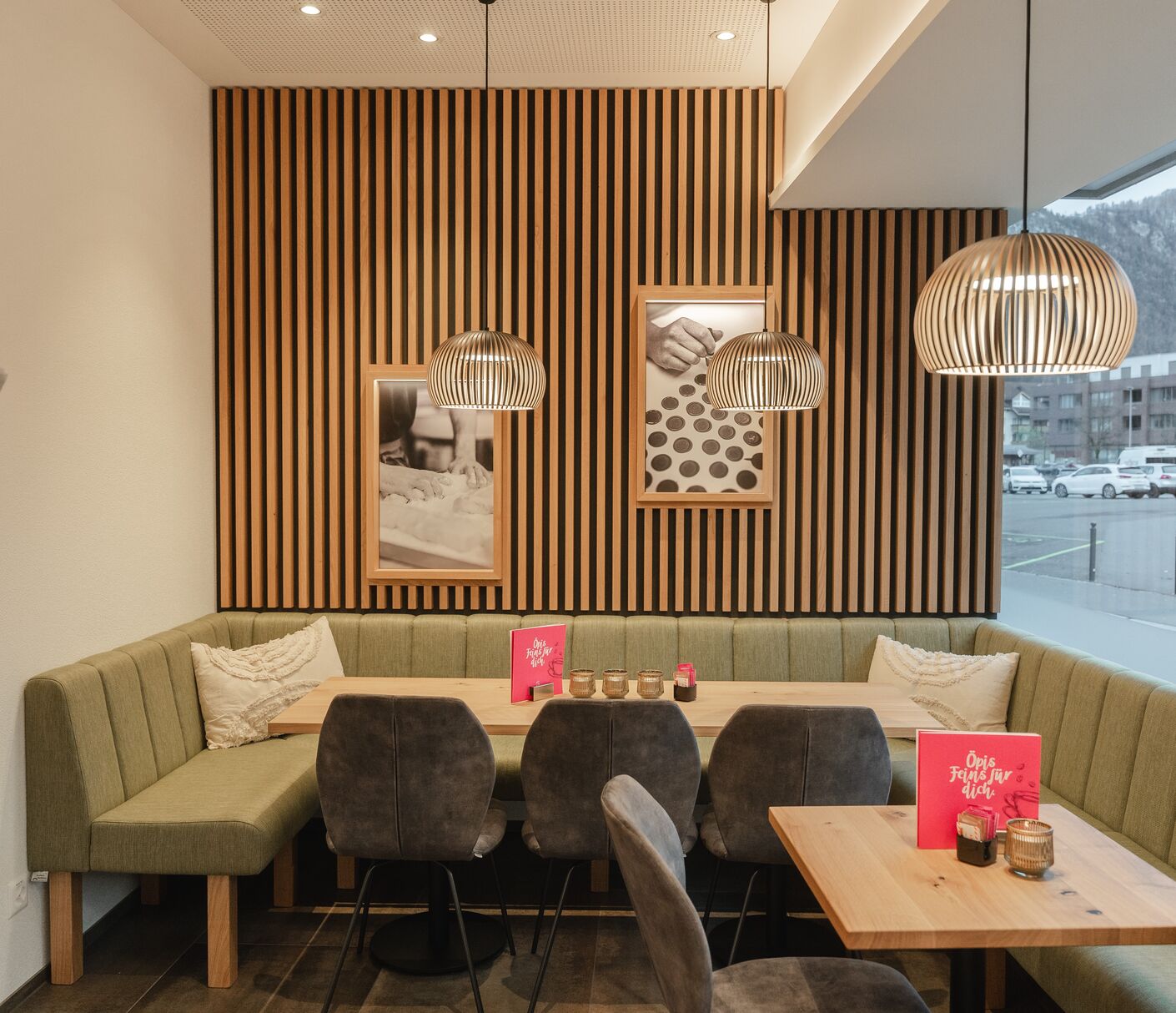 Holz und einzigartiges Design setzen Räume in Szene!
Café Conditorei Schelbert, Neues Ladenlokal in Brunnen
